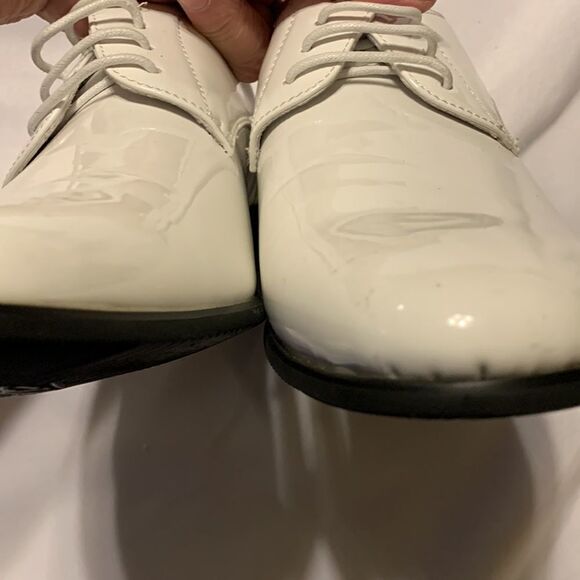 Bruno Marc size 11 white tuxedo shoes. NWOT never worn